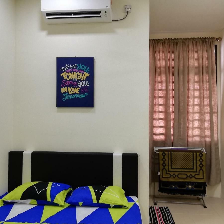 Neesa Homestay Bukit Gambang-Muslim Экстерьер фото