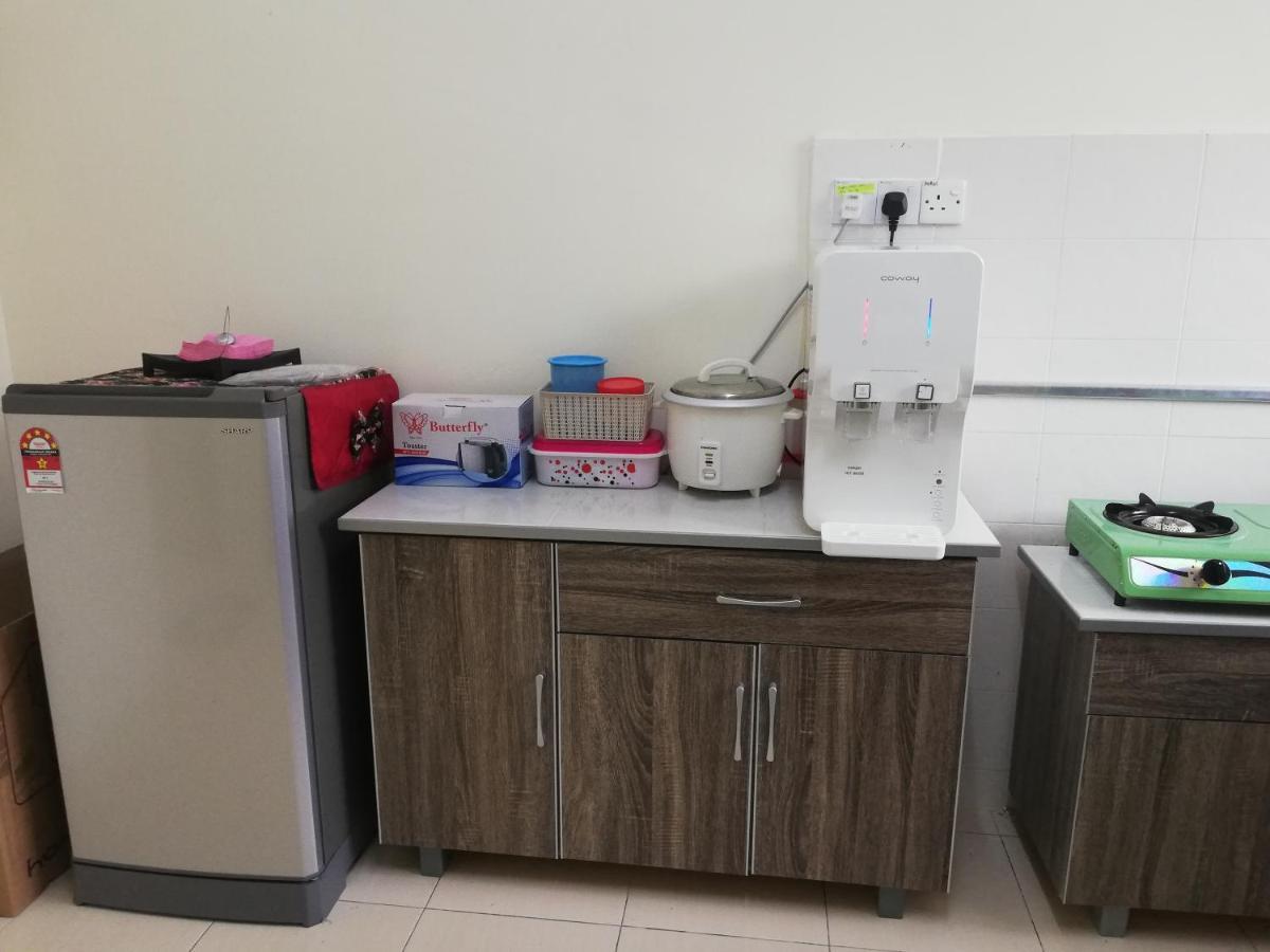 Neesa Homestay Bukit Gambang-Muslim Экстерьер фото